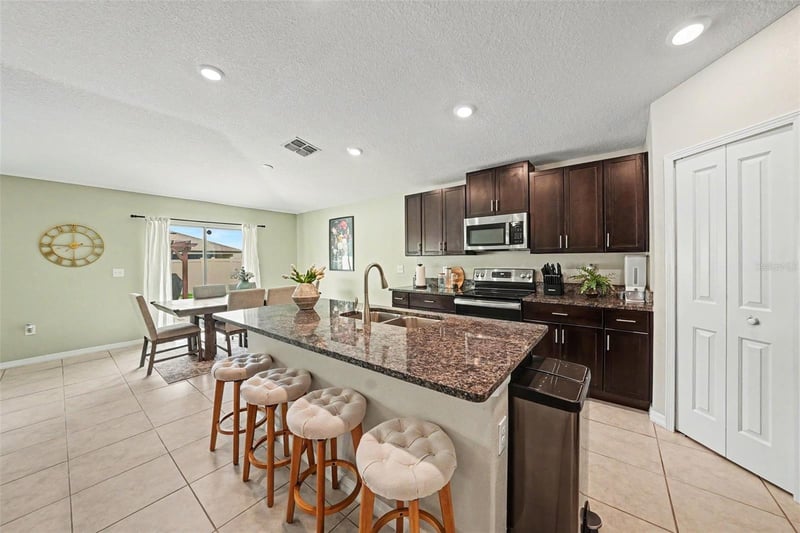 13003 Majestic Garden Ln, Riverview, FL 33579