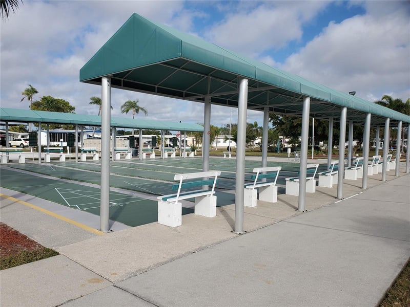 5515 Denmark Dr, Bradenton, FL 34207