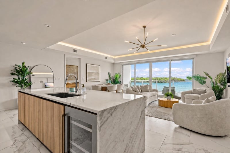 1020 Sunset Point Rd #310, Clearwater, FL 33755