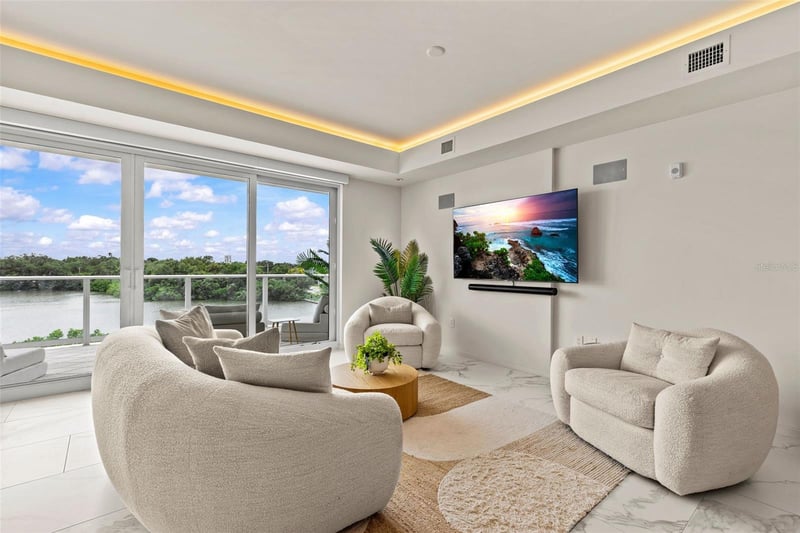 1020 Sunset Point Rd #310, Clearwater, FL 33755