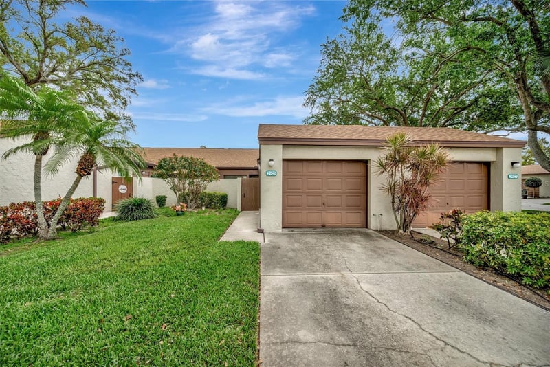 2925 Park Lake Dr #12, Bradenton, FL 34209