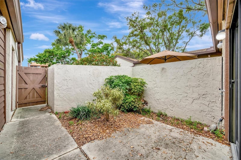 2925 Park Lake Dr #12, Bradenton, FL 34209