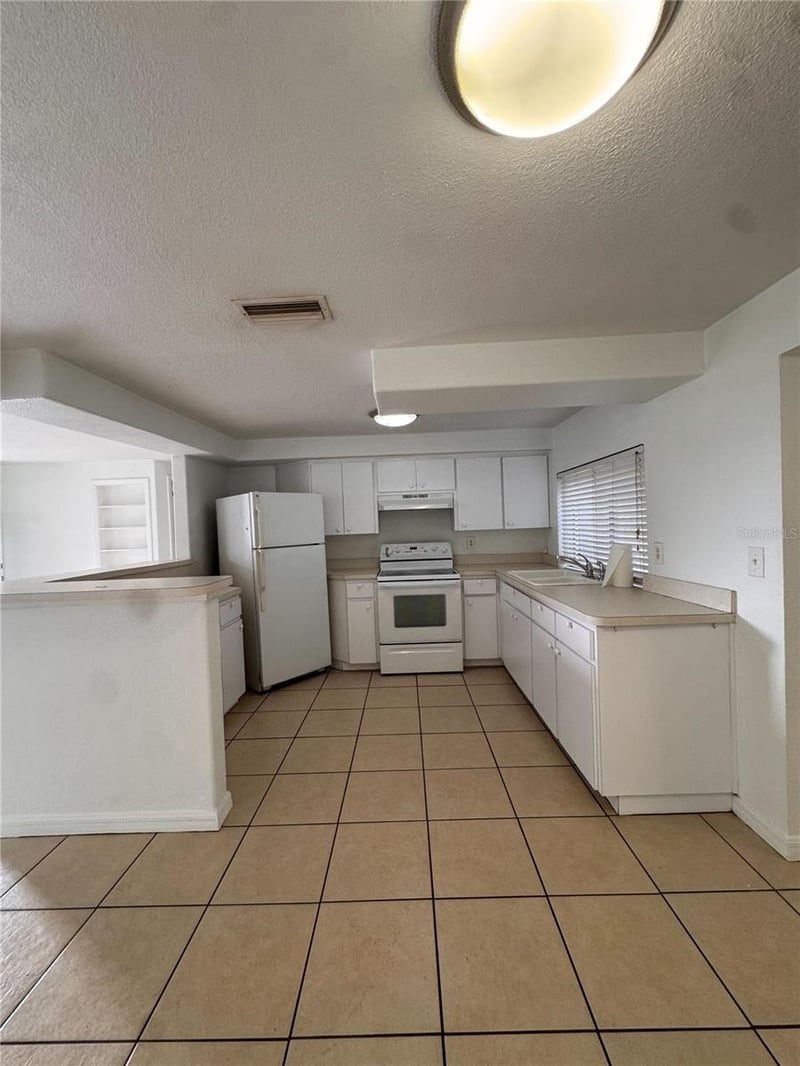 3438 Kimberly Oaks Dr, Holiday, FL 34691