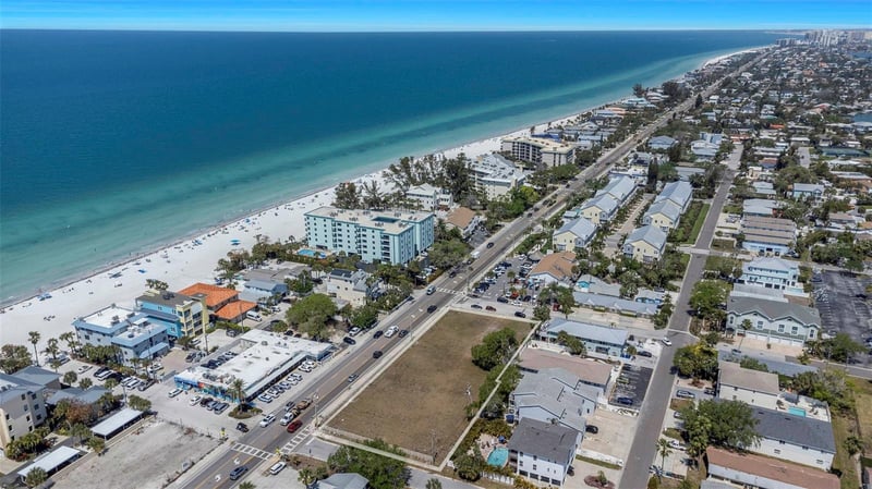 2300 Gulf Blvd, Indian Rocks Beach, FL 33785