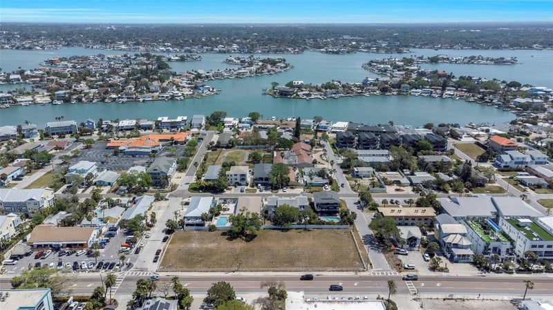 2300 Gulf Blvd, Indian Rocks Beach, FL 33785