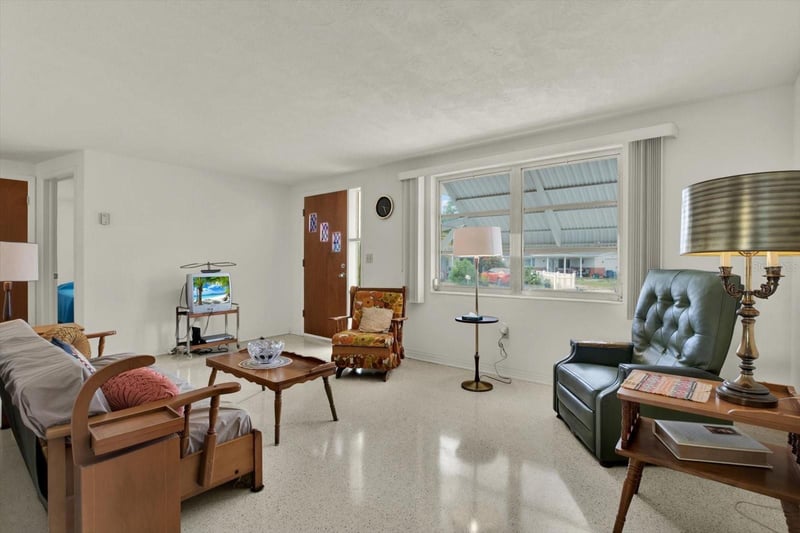 1617 Derrick St, Holiday, FL 34690