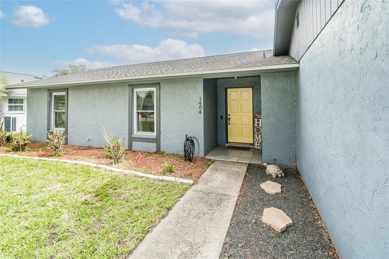 1404 Redbud Cir, Plant City, FL 33563