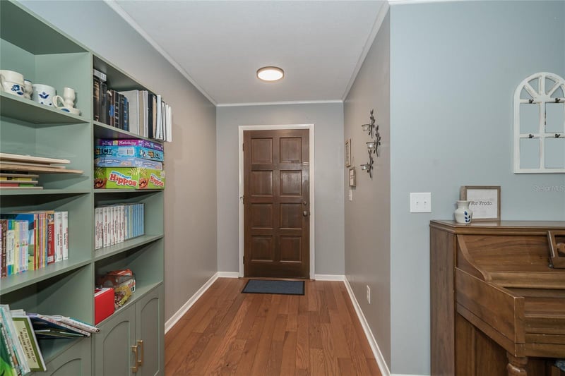 1404 Redbud Cir, Plant City, FL 33563