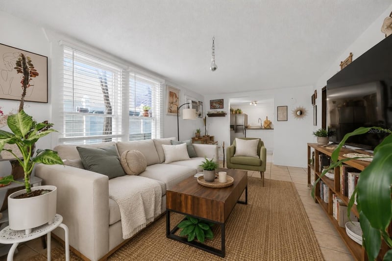 1059 5th St, St Petersburg, FL 33701