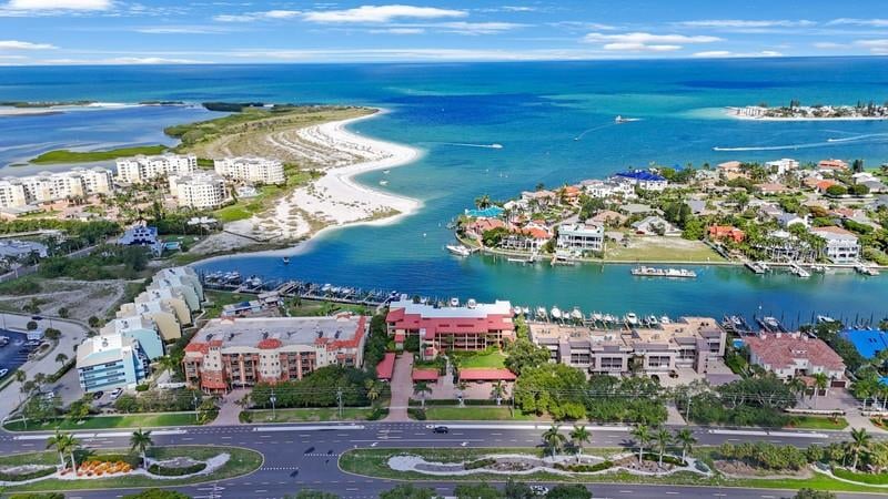 1060 Pinellas Bayway #103, St Petersburg, FL 33715