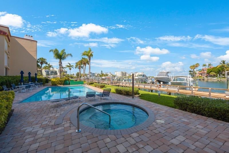 1060 Pinellas Bayway #103, St Petersburg, FL 33715