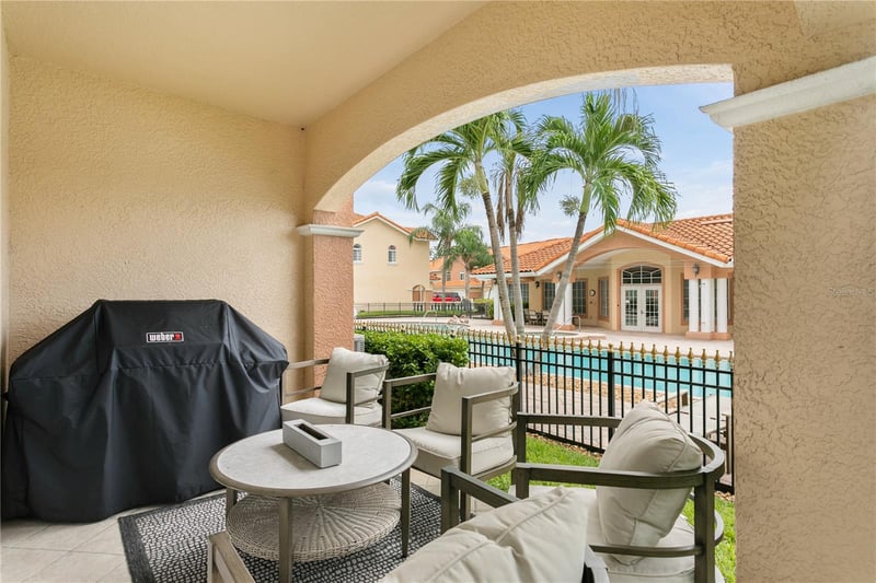 6323 Vista Verde Dr, St Petersburg, FL 33707