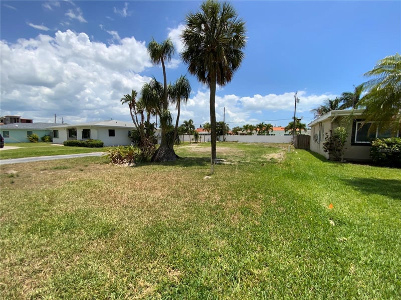 380 46th Ave, St Pete Beach, FL 33706