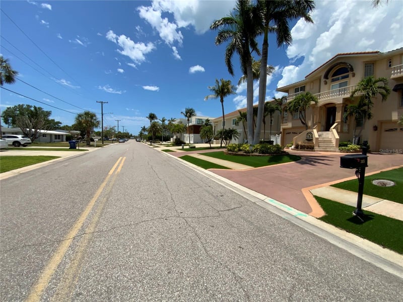 380 46th Ave, St Pete Beach, FL 33706