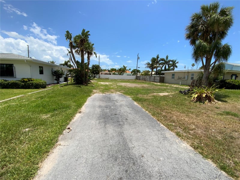 380 46th Ave, St Pete Beach, FL 33706