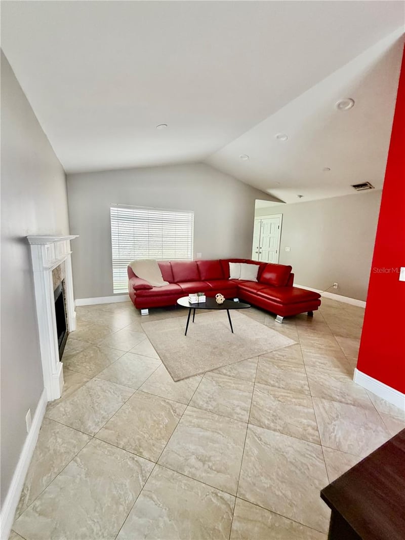 17708 Rivendel Rd, Lutz, FL 33549