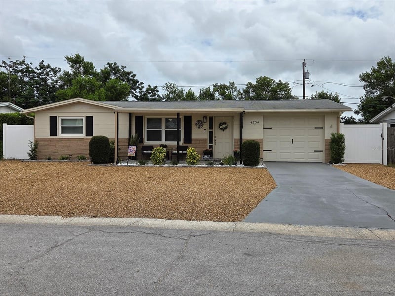 4834 Gaslight Ave, Holiday, FL 34690