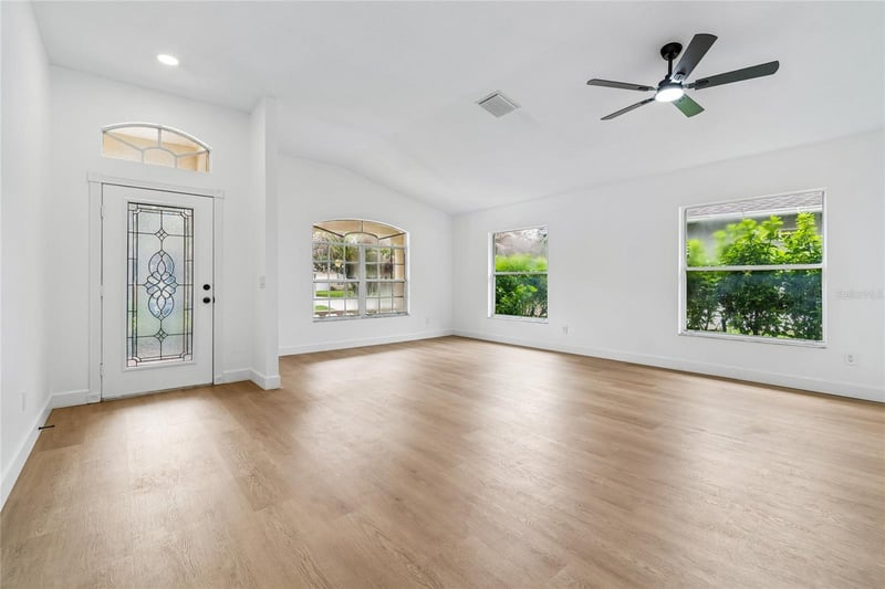 3041 Beaver Pond Trl, Valrico, FL 33596