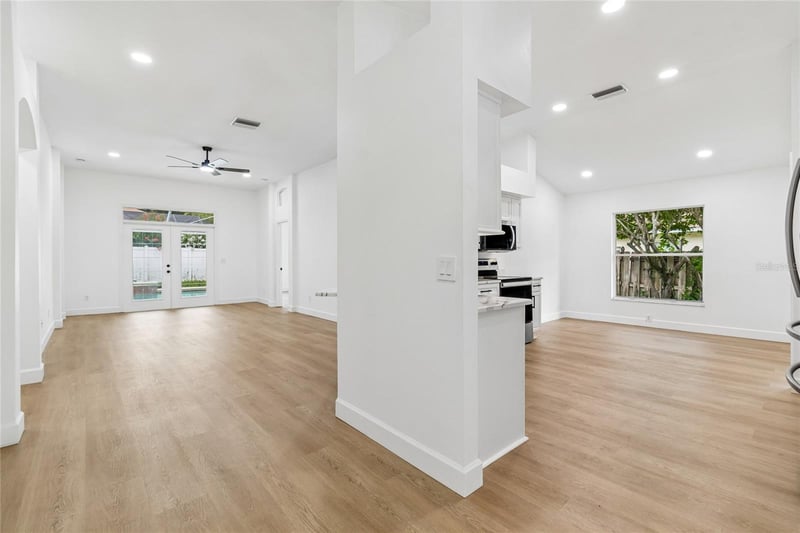 3041 Beaver Pond Trl, Valrico, FL 33596