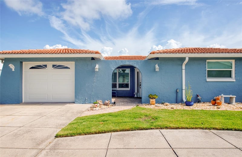 7039 Southwind Dr, Hudson, FL 34667