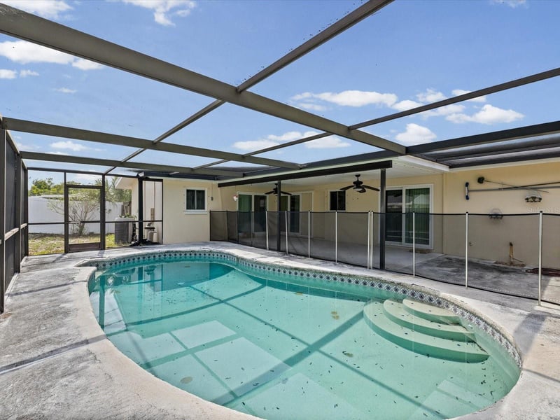 1754 Great Brikhill Rd, Clearwater, FL 33755