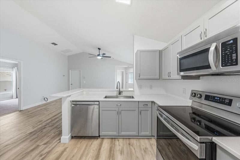 5863 Meadowpark Pl, Lithia, FL 33547