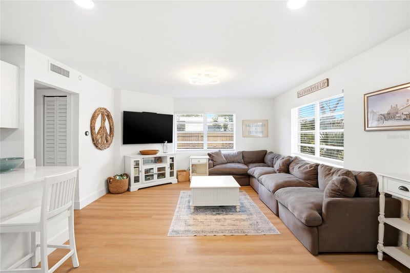 4027 Huntington St, St Petersburg, FL 33703