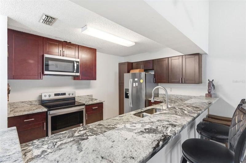2029 Saginaw Ct, Oldsmar, FL 34677