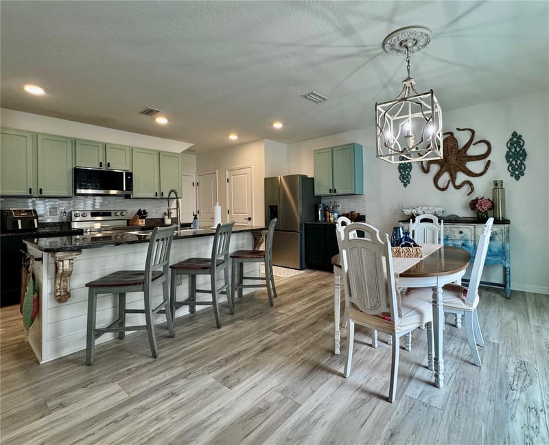 4110 Willow Hammock Dr, Palmetto, FL 34221