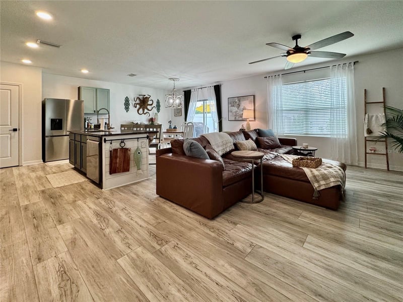 4110 Willow Hammock Dr, Palmetto, FL 34221