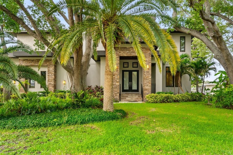 4905 Spring Lake Dr, Tampa, FL 33629
