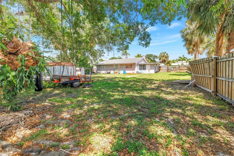 4030 Overlook Dr, St Petersburg, FL 33703