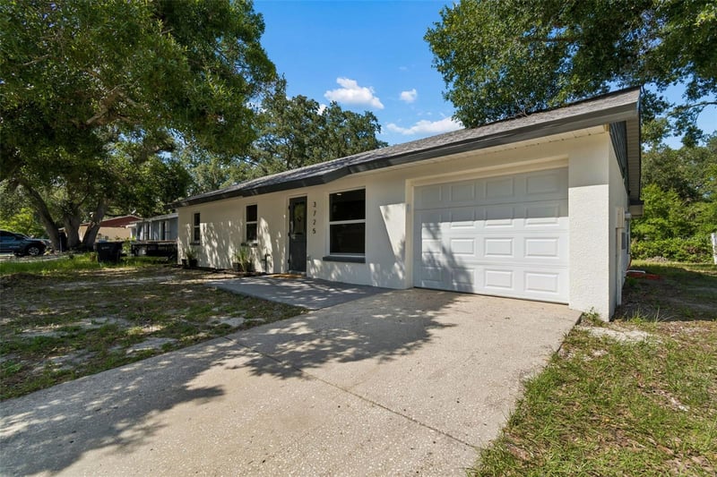 3725 Ambermist Dr, Tampa, FL 33619