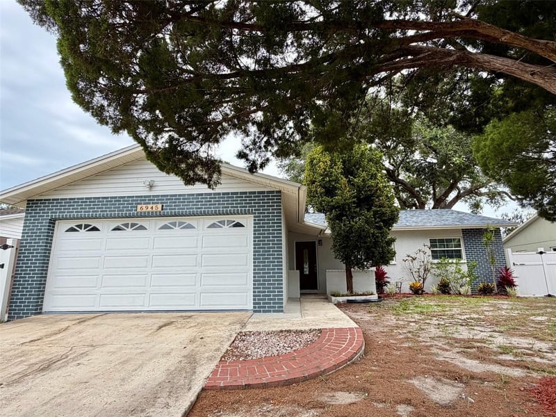 6945 Orkney Ave, St Petersburg, FL 33709
