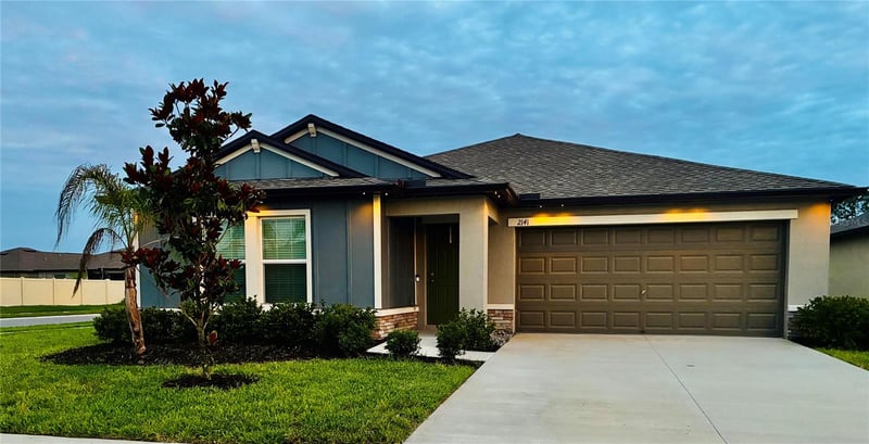 2141 Lanier Rd, Zephyrhills, FL 33541