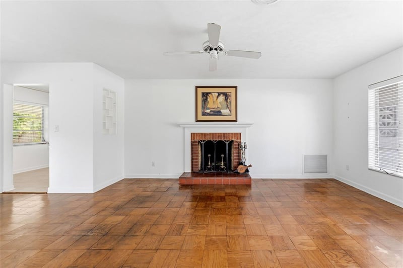 1705 Indian Rocks Rd, Belleair, FL 33756
