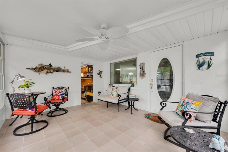 55 A Dolphin Dr, Treasure Island, FL 33706