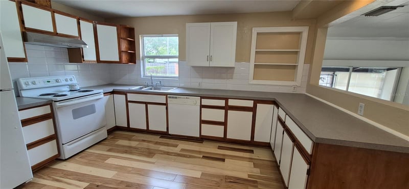425 40th Ave, St Petersburg, FL 33703