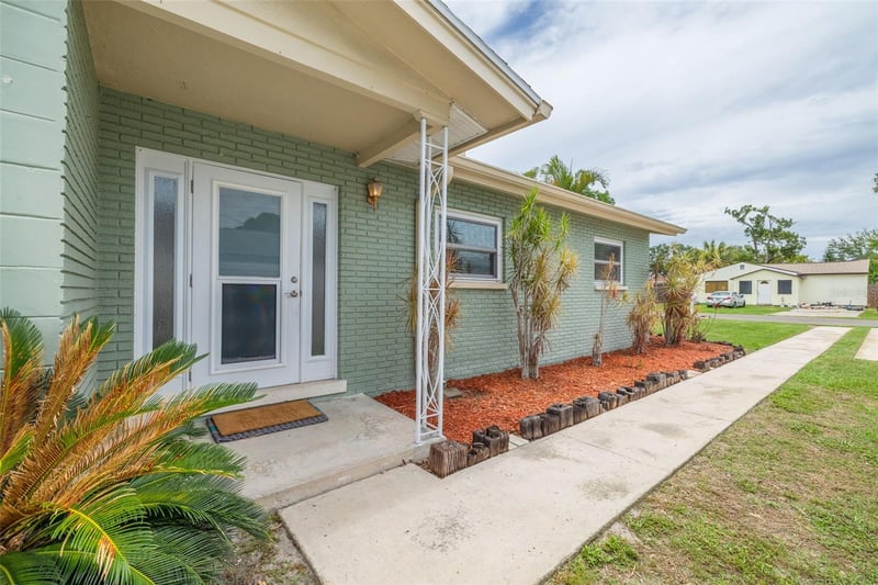 5610 19th Ave, Gulfport, FL 33707