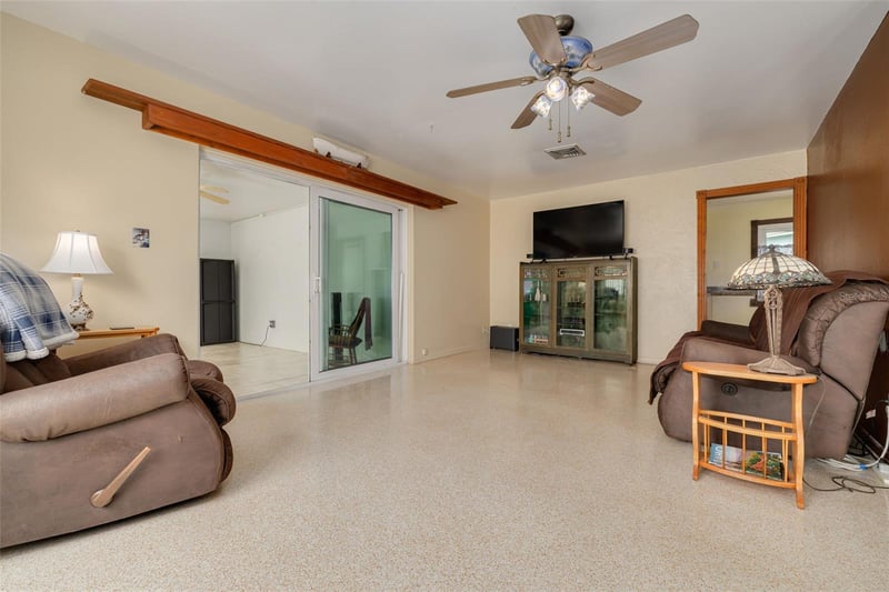 5610 19th Ave, Gulfport, FL 33707