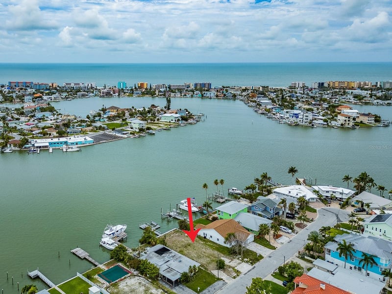 813 Bay Point Dr, Madeira Beach, FL 33708