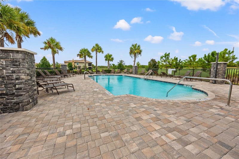 18114 Gawthrop Dr #402, Bradenton, FL 34211