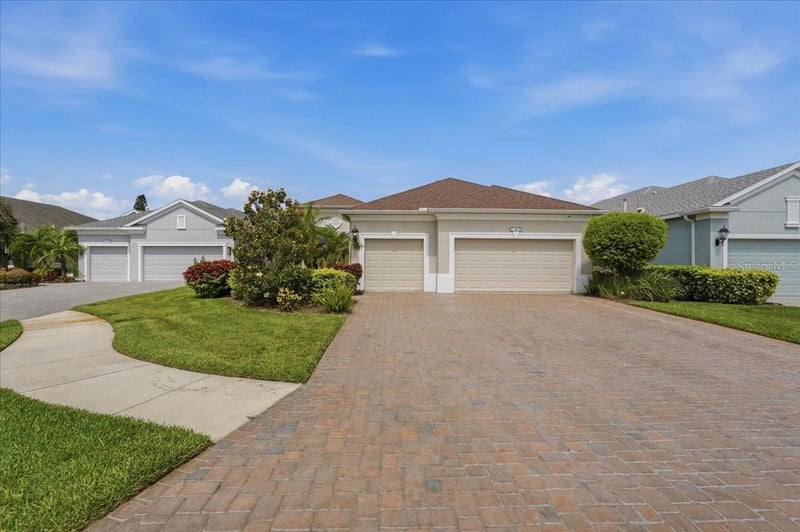 3613 Woodcliff Lake Ter, Sarasota, FL 34243