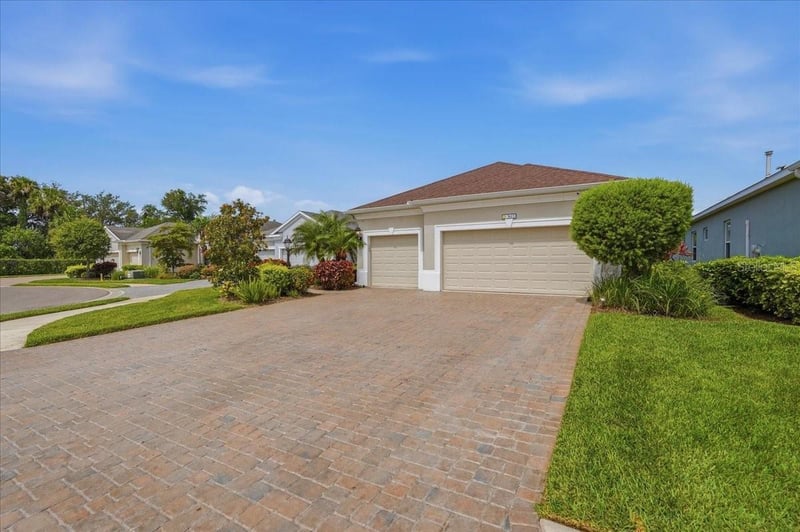 3613 Woodcliff Lake Ter, Sarasota, FL 34243