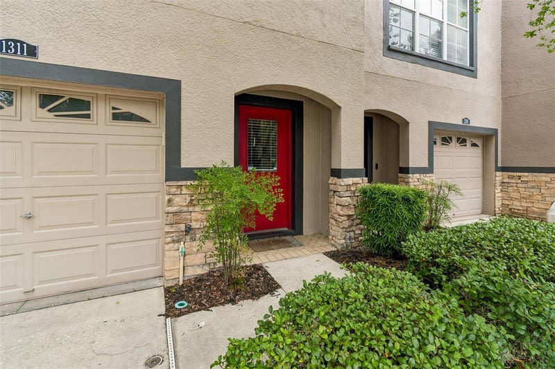 1311 Salem Orchard Ln, Brandon, FL 33511