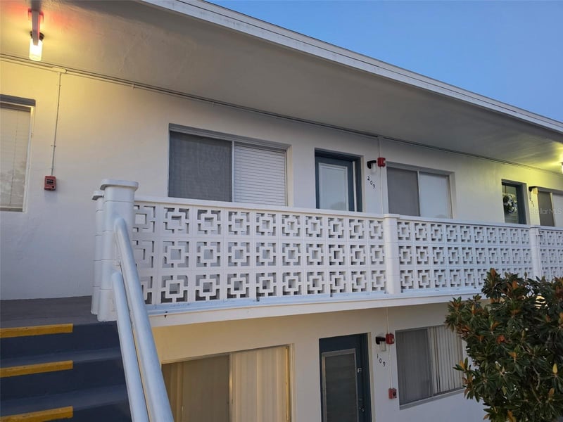 8221 112th St #209, Seminole, FL 33772