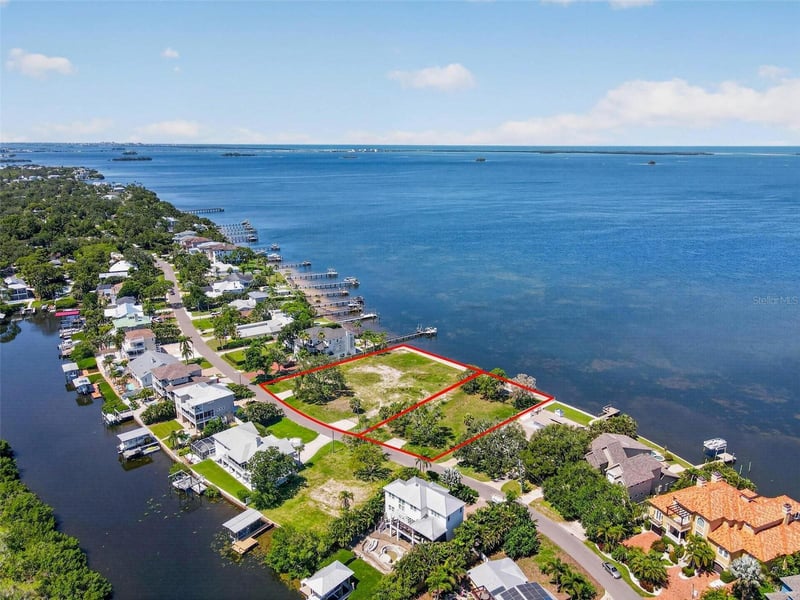 621 Mayo St, Crystal Beach, FL 34681