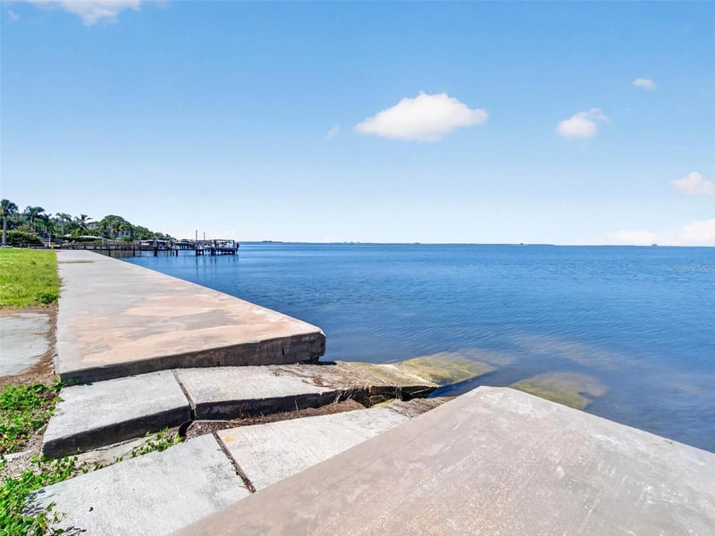 621 Mayo St, Crystal Beach, FL 34681
