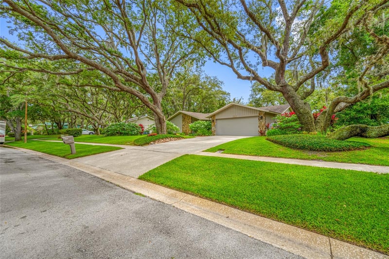 2827 Pheasant Rn, Clearwater, FL 33759