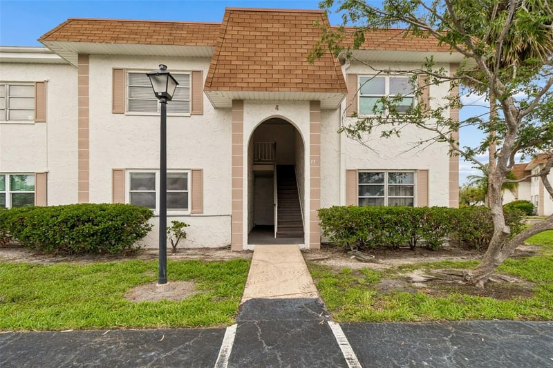 239 Mcmullen Booth Rd #37, Clearwater, FL 33759